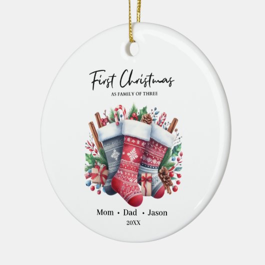初めてのクリスマスは三つのストッキングの家族 セラミックオーナメント (左)