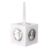 初めてのクリスマスは家族のリースピンクの写真 キューブオーナメント (裏面アングル)