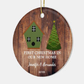 初めてのクリスマスは我々の新しいホームウッドバードハウス セラミックオーナメント (左)