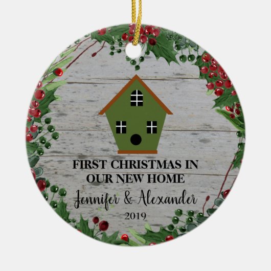 初めてのクリスマスは我々の新しいホームウッドバードハウス セラミックオーナメント (正面)
