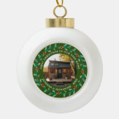 初めてのクリスマスは私たちの小さな家の写真で セラミックボールオーナメント (正面)