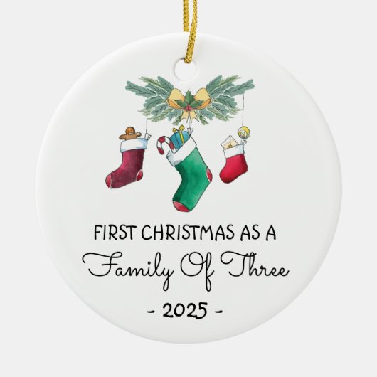 初めてのクリスマスは2025年3人の家族として セラミックオーナメント (正面)