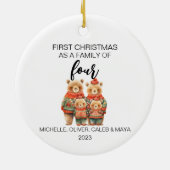 初めてのクリスマスは4つの家族を持つ セラミックオーナメント (裏面)