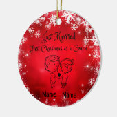 初めてのクリスマスをカップルとして – たった今結婚しました セラミックオーナメント (左)