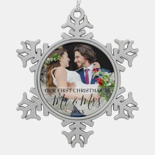 初めてのクリスマスを写真のミセスと同じ スノーフレークピューターオーナメント (正面)