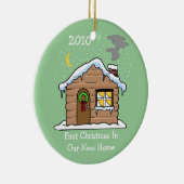初めてのクリスマスを新しいホーム2010 (キャビン) セラミックオーナメント (右)