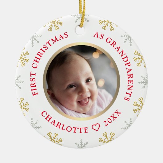 初めてのクリスマスを祖父母としてフォトホリデー セラミックオーナメント (正面)