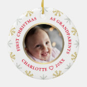 初めてのクリスマスを祖父母としてフォトホリデー セラミックオーナメント (裏面)