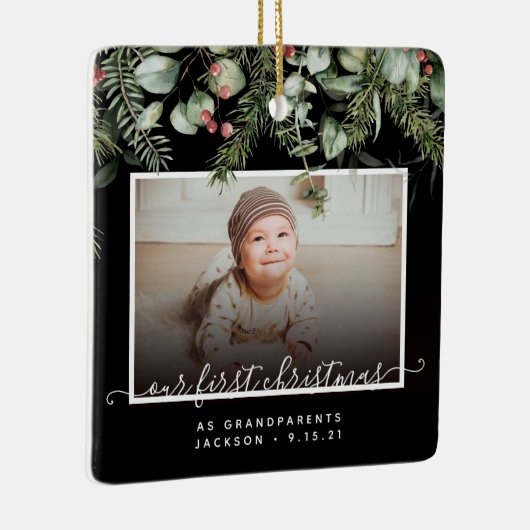 初めてのクリスマスを祖父母として冬の緑 セラミックオーナメント (右)