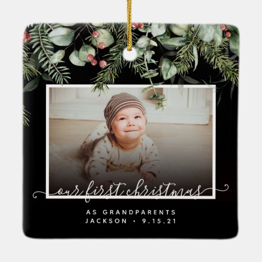 初めてのクリスマスを祖父母として冬の緑 セラミックオーナメント (裏面)