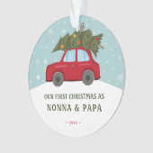 初めてのクリスマスを祖父母として赤い車の写真 オーナメント (正面)