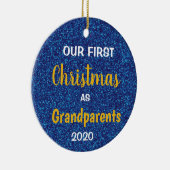 初めてのクリスマスを祖父母として青いグリッター写真 セラミックオーナメント (右)