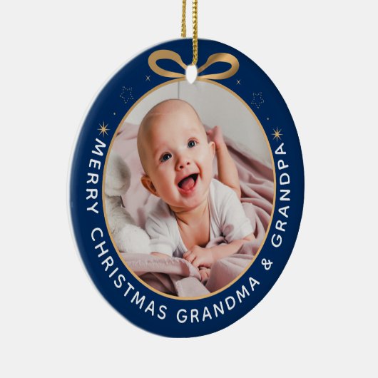 初めてのクリスマスを祖父母として青い金ゴールド写真 セラミックオーナメント (右)