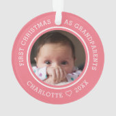 初めてのクリスマスを祖父母として2フォトピンク オーナメント (裏面)