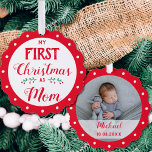 初めてのクリスマスをMomの生まれたばかりのベビー写真 オーナメントカード<br><div class="desc">お祝客様の「初めてのクリスマスを母として」この愛らしい紙オーナメントは、あなたの休日の装飾に完璧な追加である。カスタマイズベビーの写真や名前、誕生日などの向こう側は、本当に優れた記念の品だ。今年はフェスティバル精神に入って特別な木を作れ！</div>