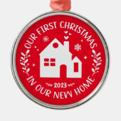 初めてのクリスマスイン新しいホームパーソナライズされたレッド メタルオーナメント (正面)