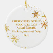 初めてのクリスマスイン新しいホーム金ゴールド雪片フォト セラミックオーナメント (裏面)