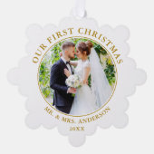初めてのクリスマスカップル写真金ゴールドオーナメントカード オーナメントカード (正面)