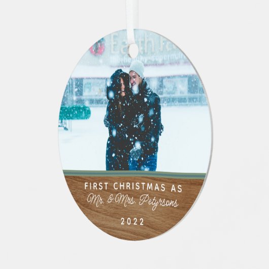 初めてのクリスマスクラシックフォト結婚したメタルO メタルオーナメント (正面左)