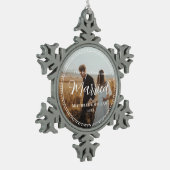 初めてのクリスマスス結婚したクリプトオーバーレイ写真 スノーフレークピューターオーナメント (左)