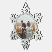 初めてのクリスマスス結婚したクリプトオーバーレイ写真 スノーフレークピューターオーナメント (右)