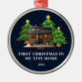 初めてのクリスマスズインマイティニーホームラスティックホテル メタルオーナメント (正面)