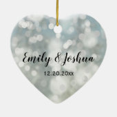 初めてのクリスマスズ・ザ・ミス・ウィンター・ウエディング セラミックオーナメント (裏面)