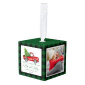 初めてのクリスマスズ·ミスター·アンド·ミセス·レッド·トラック·グリーン·プレイド キューブオーナメント (正面アングル)