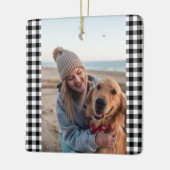 初めてのクリスマスドッグフォトブラックとホワイトプレイド セラミックオーナメント (左)