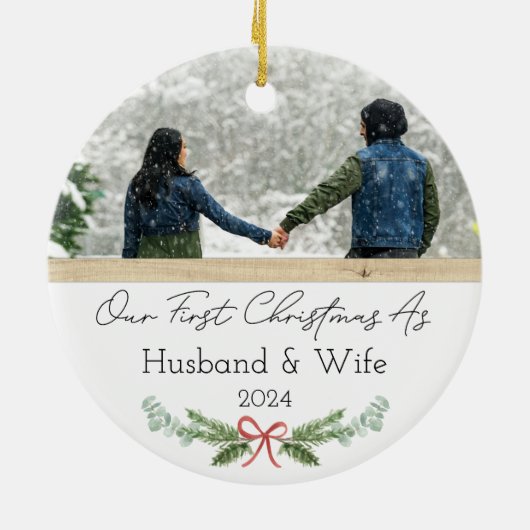 初めてのクリスマスパーソナライズされたを夫婦として セラミックオーナメント (裏面)