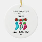 初めてのクリスマスパーソナライズされたを3人の家族として セラミックオーナメント (正面)