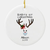 初めてのクリスマスベビーガールトナカイパーソナライズされた セラミックオーナメント (裏面)