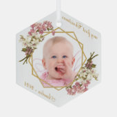 初めてのクリスマスベビーガールフォトピンクオーキズ金ゴールド ガラスオーナメント (裏面)
