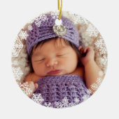 初めてのクリスマスベビーガール雪片フレームフォト セラミックオーナメント (正面)