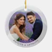 初めてのクリスマスミセス・ダイヤモンドの写真パーソナライズされた セラミックオーナメント (裏面)