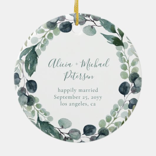 初めてのクリスマスメリーと結婚したカップル写真 セラミックオーナメント (裏面)