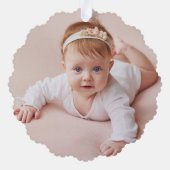 初めてのクリスマスモノグラムまたは名前赤面ピンク写真 オーナメントカード (裏面)