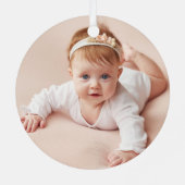 初めてのクリスマスモノグラムまたは名前赤面ピンク写真 メタルオーナメント (裏面)