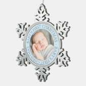 初めてのクリスマスライトブルーカスタム男の赤ちゃん写真 スノーフレークピューターオーナメント (右)