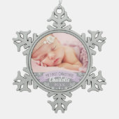 初めてのクリスマスラベンダーパープルベビーガール写真 スノーフレークピューターオーナメント (正面)