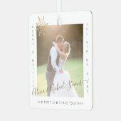 初めてのクリスマス夫婦結婚した2枚 メタルオーナメント (正面左)