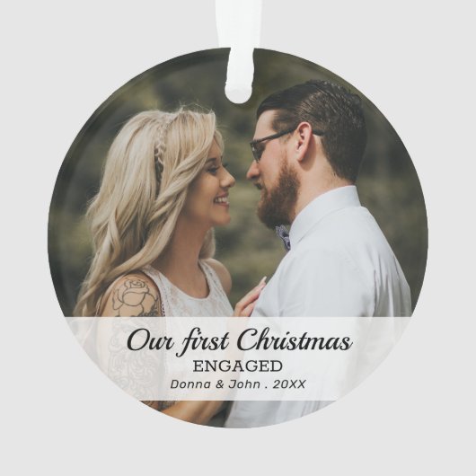 初めてのクリスマス婚約したのスモダンクリプト写真 オーナメント (裏面)