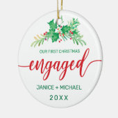 初めてのクリスマス婚約したの水彩ホリーフォトレッド セラミックオーナメント (左)