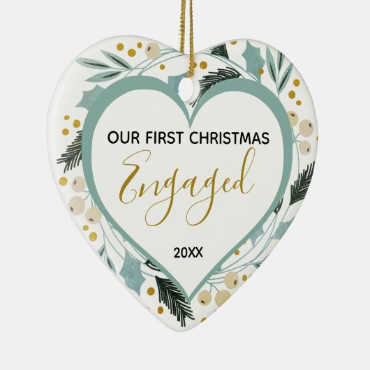 初めてのクリスマス婚約したカップル写真金ゴールドハート セラミックオーナメント (右)