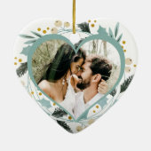 初めてのクリスマス婚約したカップル写真金ゴールドハート セラミックオーナメント (裏面)