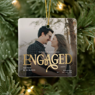 初めてのクリスマス婚約したシックカップル2枚 セラミックオーナメント