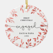 初めてのクリスマス婚約したパーソナライズされた紅葉 セラミックオーナメント (正面)