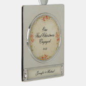 初めてのクリスマス婚約したパーソナライズされた シルバープレートバナーオーナメント (右)