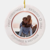 初めてのクリスマス婚約したフォトエレガントピンクマーブル セラミックオーナメント (裏面)