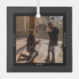 初めてのクリスマス婚約したフォトブラック ガラスオーナメント